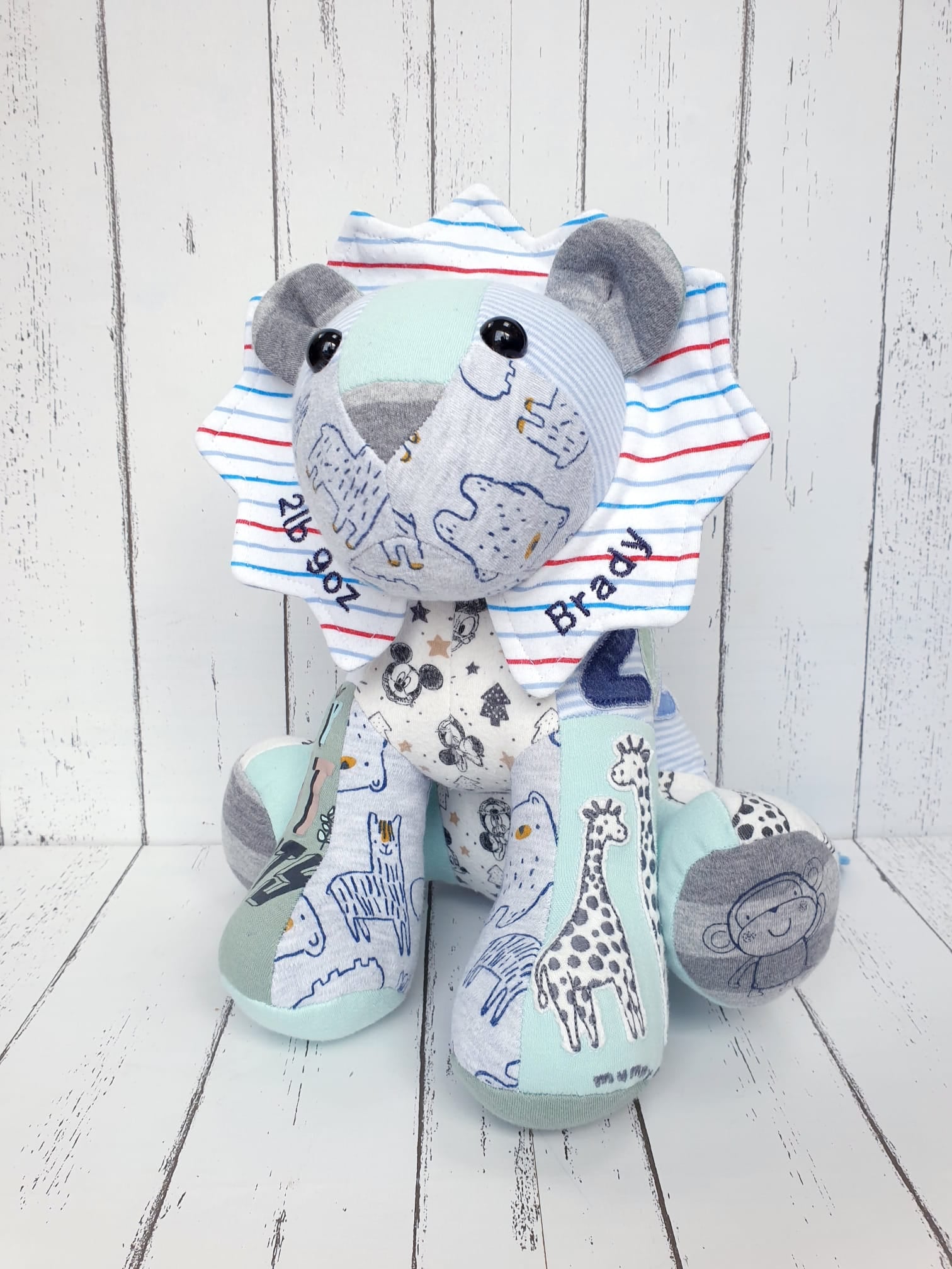 Lion Keepsake animals by Crescent Creations